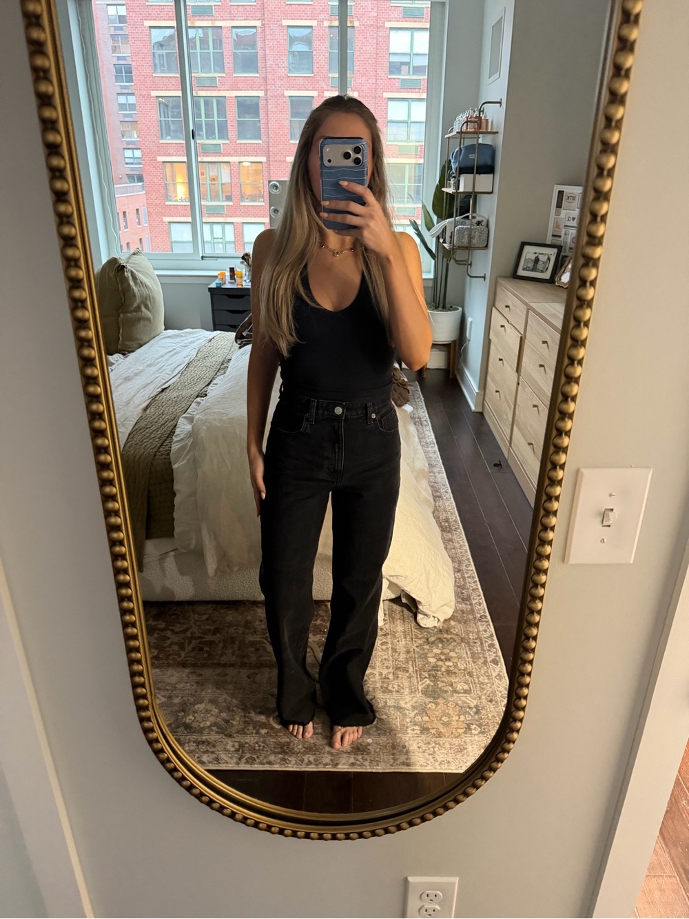 Black High-Waist Jeans